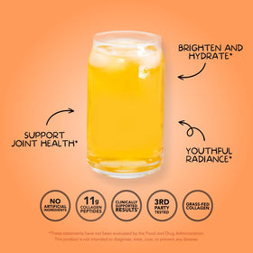 Clean Simple Eats Collagène + Beauté Pêche Mangue en préparation dans un verre