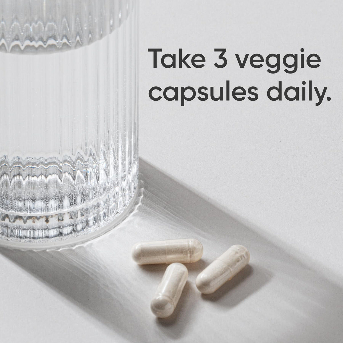 Close-up of Sports Research Collagène Peptides capsules