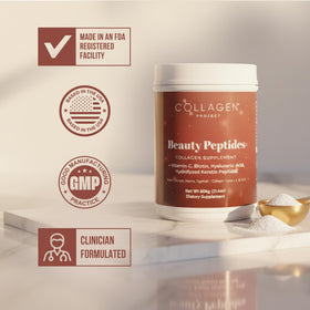 Collagen Project Poudre de Collagène 6-en-1 721g sur une surface en bois