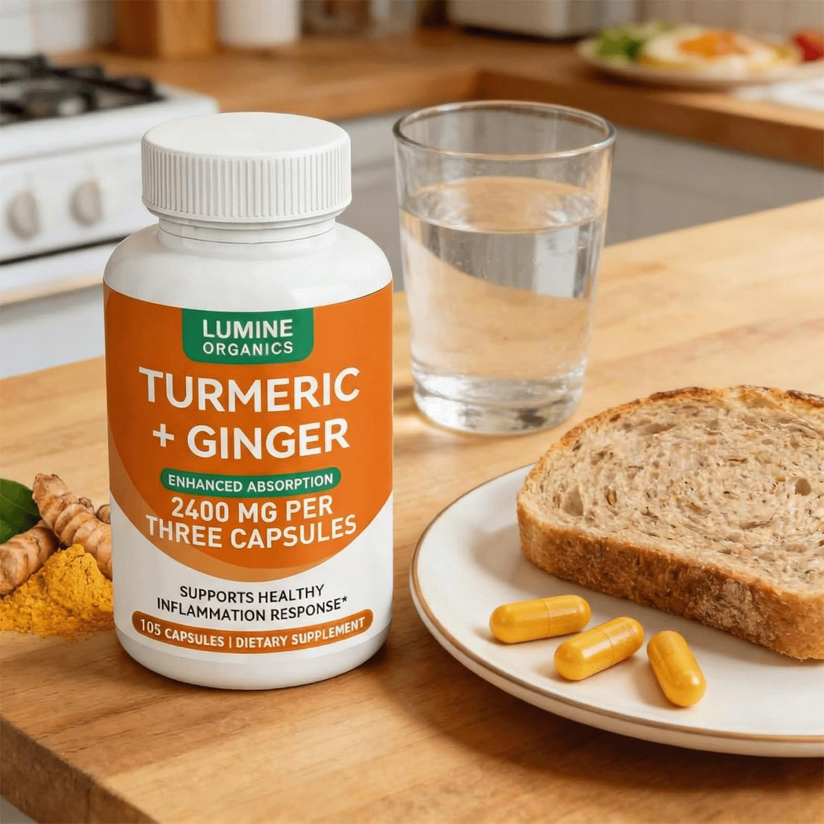 Complément alimentaire Lumine Organic Curcuma Curcumin dans une main