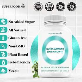 Compléments Superfood MD pour cheveux, mise en scène avec des produits de beauté