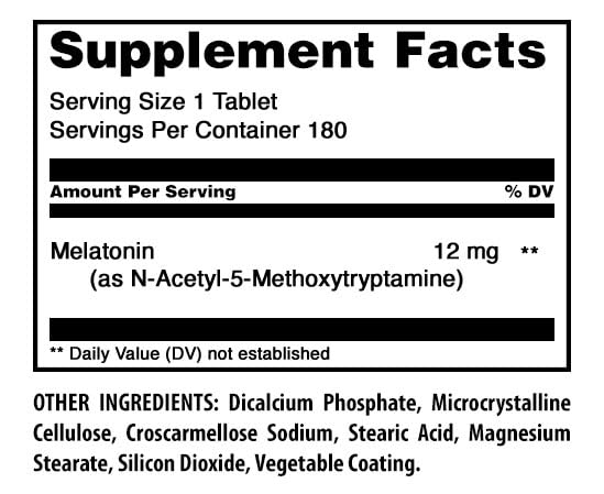 Comprimé de mélatonine Amazing Nutrition sur une surface blanche