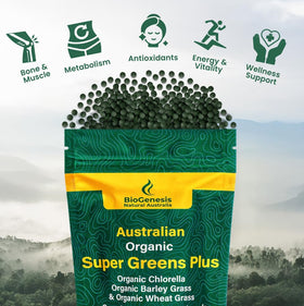 Comprimés Biogenesis SuperGreens Plus sur une surface blanche