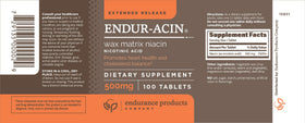 Comprimés d'use Products Niacine B3 500 mg sur une surface blanche