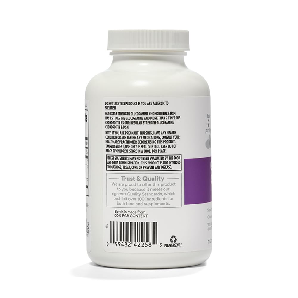 Comprimés de glucosamine chondroïtine 365 sur une surface blanche