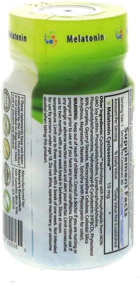 Comprimés de mélatonine NATURE'S ESSENTIALS dans une main