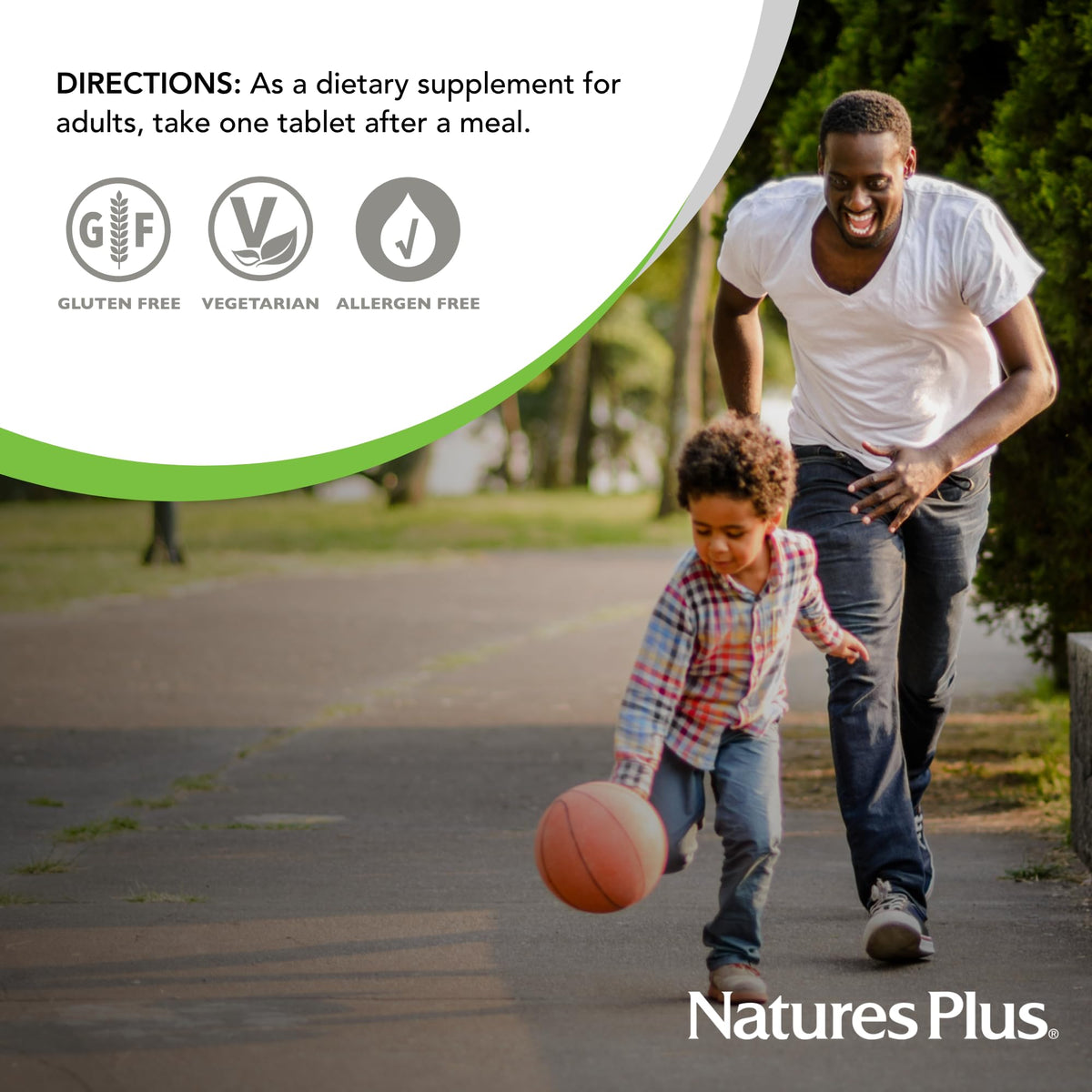 Comprimés de NaturesPlus Pectine de Pomme dans une main