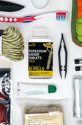 Comprimés de potassium iodé Nature's Fusions 130 mg sur une table en bois