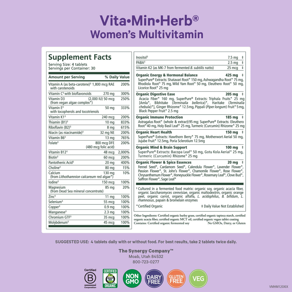 Comprimés de PURE SYNERGY Vita·Min·Herb sur une surface blanche