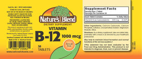 Comprimés de vitamine B12 Nature's Blend sur fond blanc