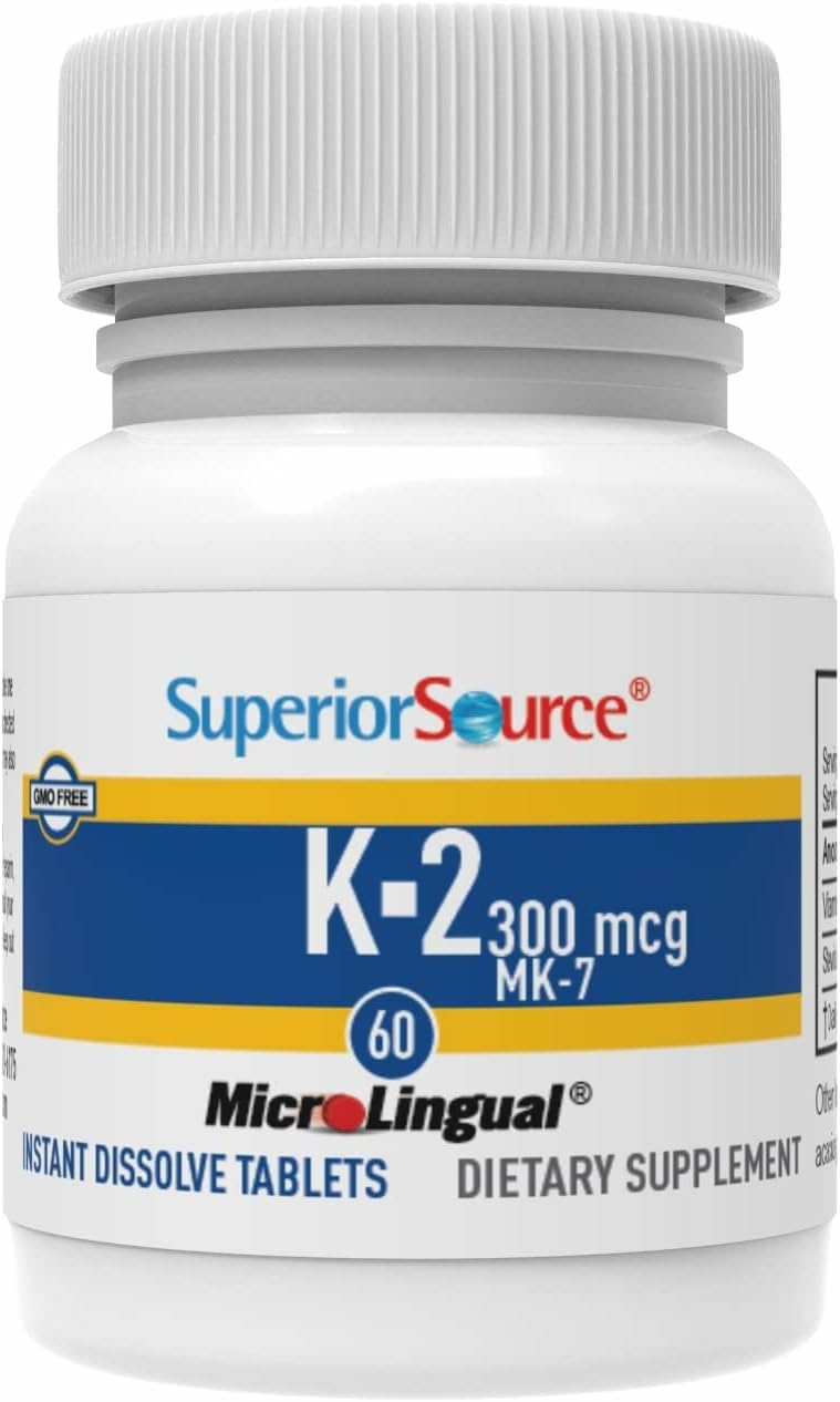 Comprimés K-2 MK-7 300 mcg sur une surface blanche