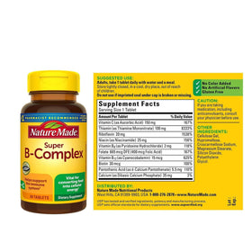 Comprimés Nature Made Super B-Complex sur une table