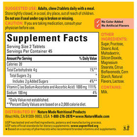 Comprimés Nature Made Vitamine C dans la main