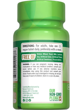Comprimés Nature's Truth Acide Folique 800 mcg dans une main