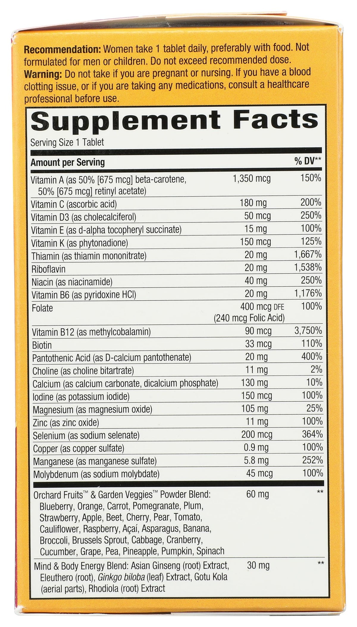Comprimés Nature's Way Multivitamine Alive 50 Plus dans une main