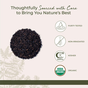 Coque de noix noire bio dans une tasse de tisane