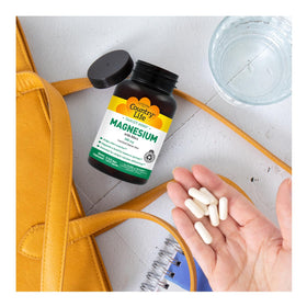 Country Life Magnésium avec Silice 300 mg 120 Capsules sur un fond naturel