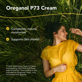 Crème Oreganol P73 60 ml avec texture crémeuse sur la main