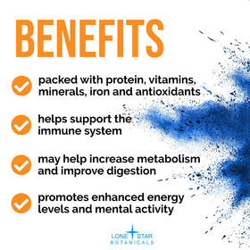 Cuillère de Poudre de Spiruline Bleue Bio sur une table