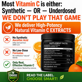 Cuillère de poudre de vitamine C HCL avec un verre d'eau