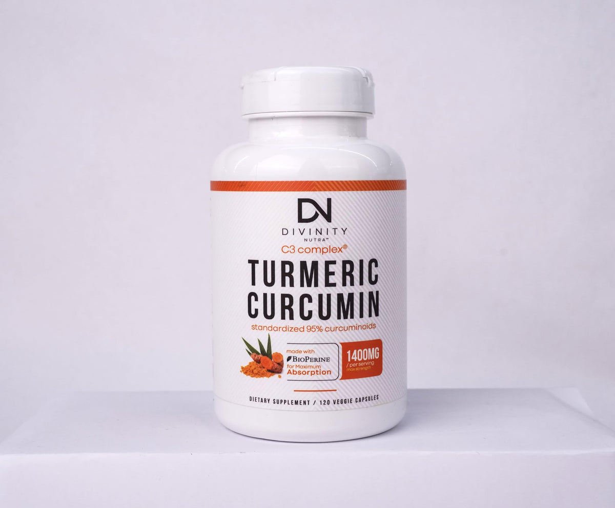 Curcuma Curcumin 1400mg de Divinity Nutra sur un fond neutre