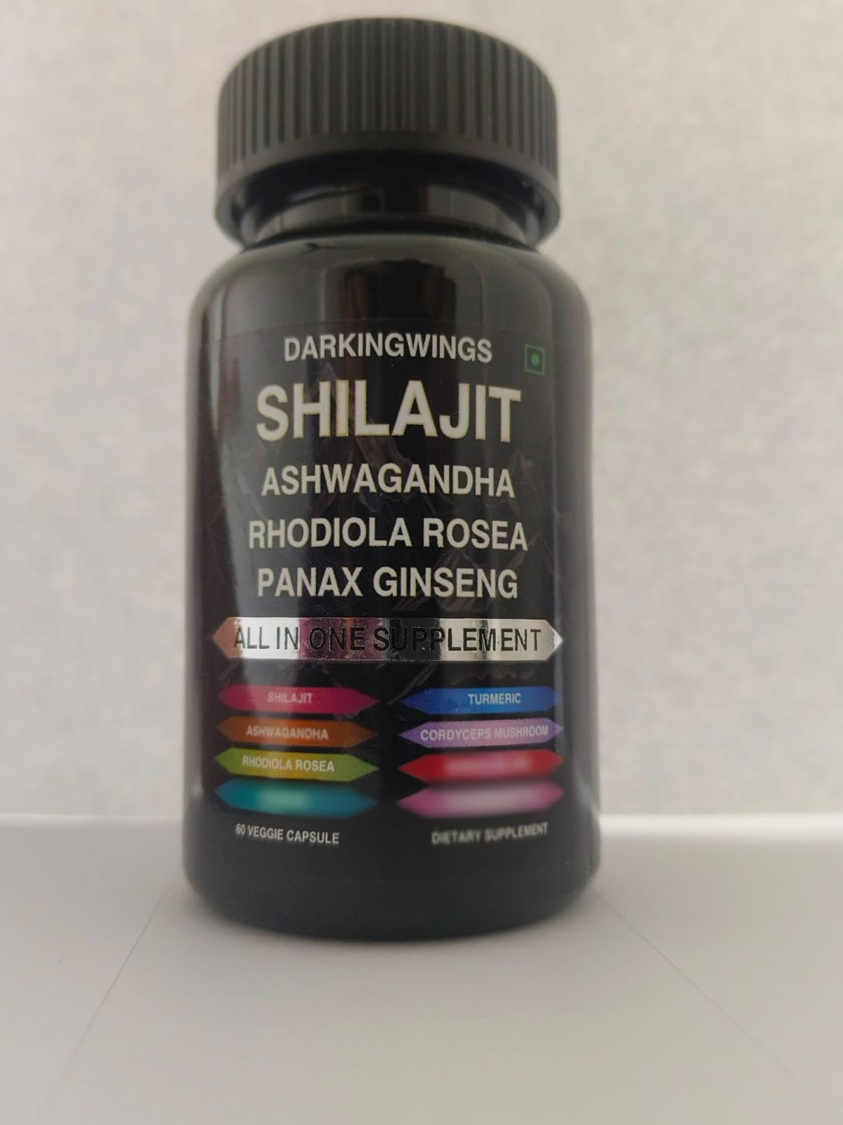Darkingwings 8-en-1 Shilajit avec vue rapprochée des capsules