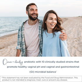 Designs for Health ProbioMed Femmes, capsules ouvertes sur une surface
