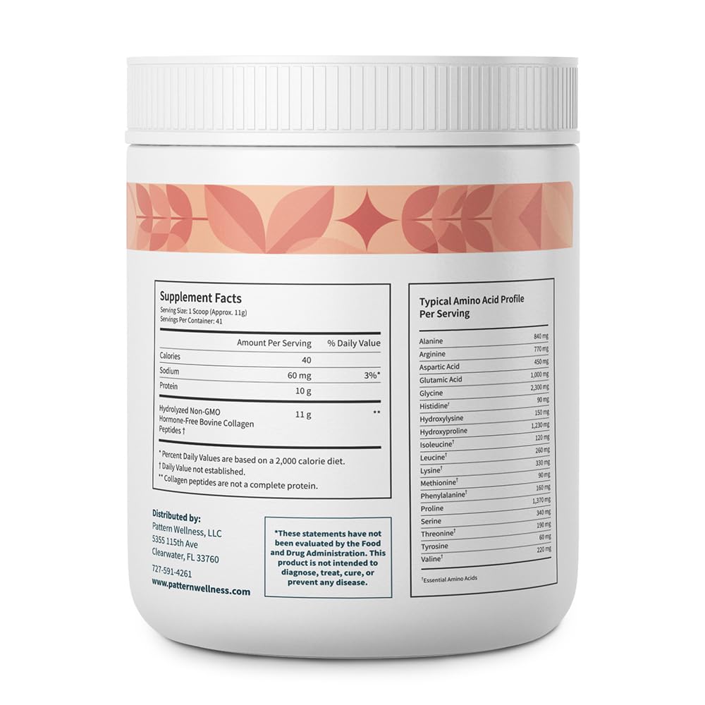 Détail de la poudre de collagène peptides Pattern Wellness dans un verre
