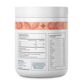 Détail de la poudre de collagène peptides Pattern Wellness dans un verre