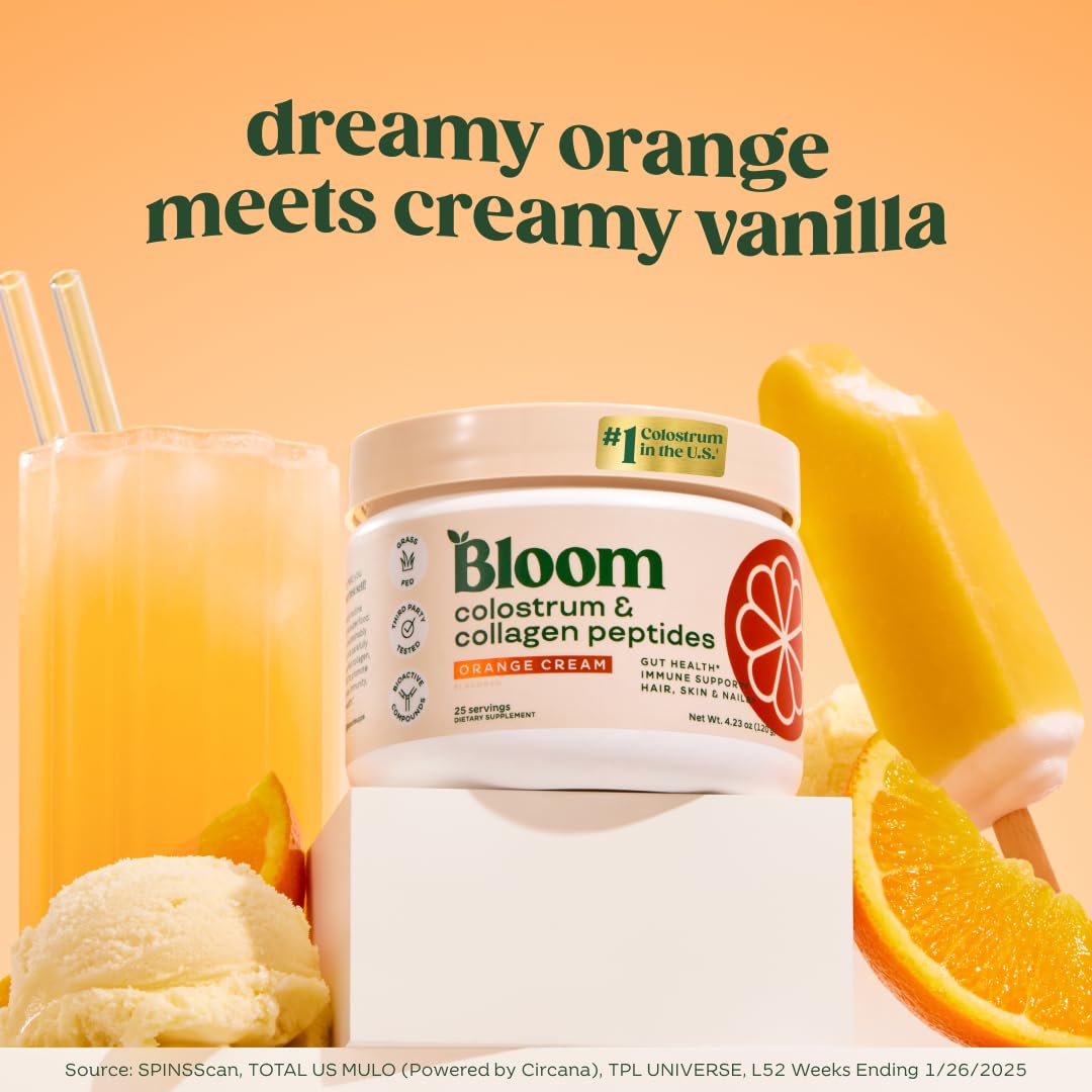 Détail de la poudre de colostrum bovin Bloom Nutrition avec cuillère