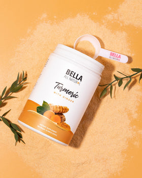 Détail de la poudre de curcuma et gingembre Bella All Natural