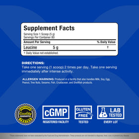 Détail de la poudre de leucine ALLMAX dans un bol