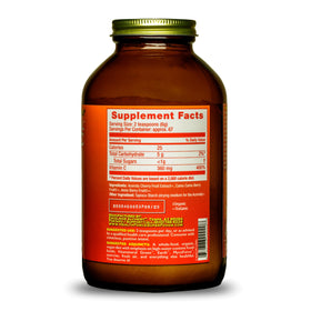 Détail de la poudre de Vitamine C HEALTHFORCE SUPERFOODS dans un verre