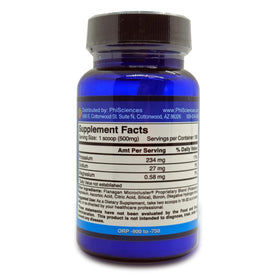 Détail de la poudre Mega Hydrate de Phi Sciences dans une cuillère.