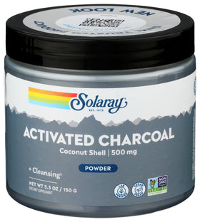 Détail de la texture de la poudre de charbon actif de coco
