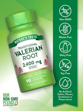 Détail des capsules de racine de valériane Nature's Truth sur une table