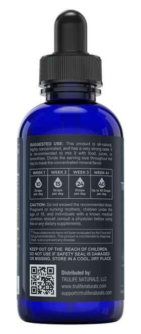 Détail du concentré liquide de minéraux TRULIFE NATURALS dans un verre