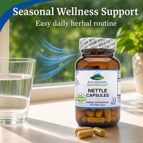 Détails des capsules d'ortie bio Pure Mountain Botanicals