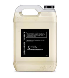 Détails du flacon de Cocamidopropyl Betaine avec étiquette visible