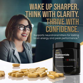 DLNIA Complément Alimentaire Liposomal NAD+ capsules en main