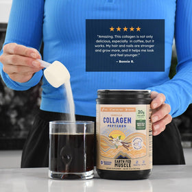 Earth Fed Muscle Collagène Vanille - mélange dans un café