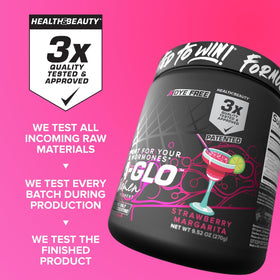 EFX Sports Kre-A-Glo Créatine dans une main avec un verre d'eau