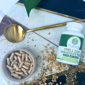 Elanden Naturals Jia Wei Xiao Yao San 100 g avec capsules en avant-plan