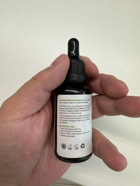 Emballage d'huile de chanvre bio MaxHemp avec ingrédients naturels