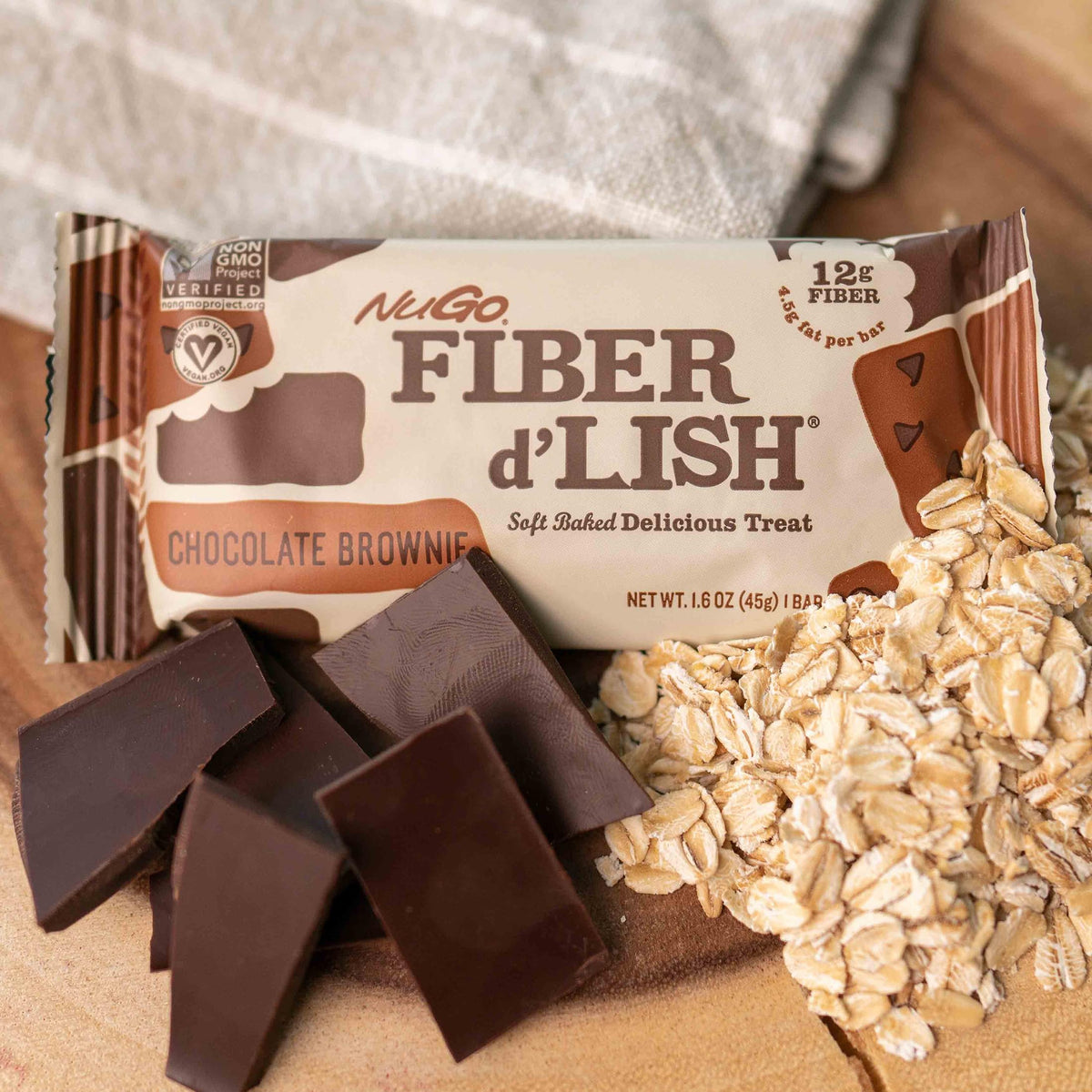 Emballage des barres NuGo Fiber d'Lish brownie