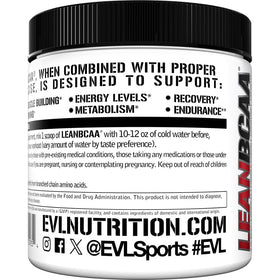 Evlution BCAA Amino Acids poudre en préparation dans un verre