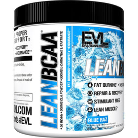 Evlution LeanBCAA Poudre Blue Raz affichée sur un fond neutre