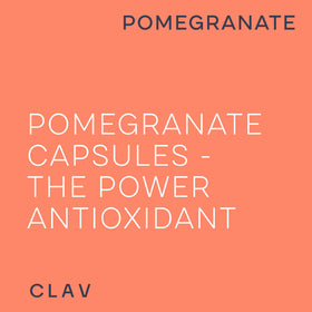 Extrait de grenade CLAV avec fruits de grenade sur une table