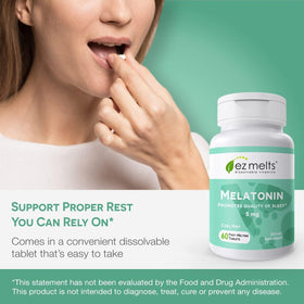 EZ Melts Melatonine 5 mg comprimés menthe fraîche sur une surface blanche