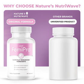 FemiPro Nature’s NutriWave capsules sur une table en bois